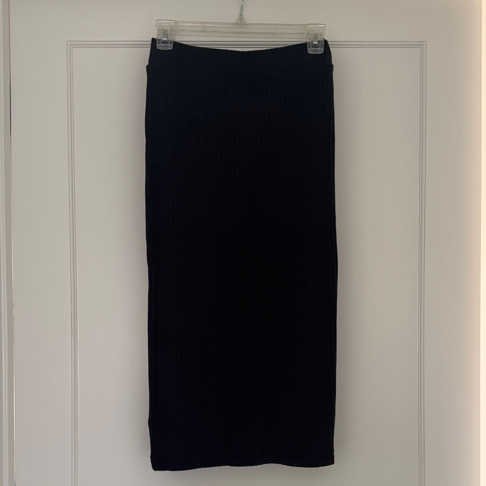 LOFT Classic Ribbed Black Pencil Skirt